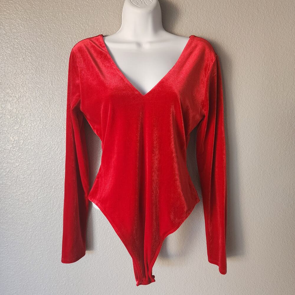 Gianni Bini Red Long Sleeve V-Neck Knit Velvet Bodysuit